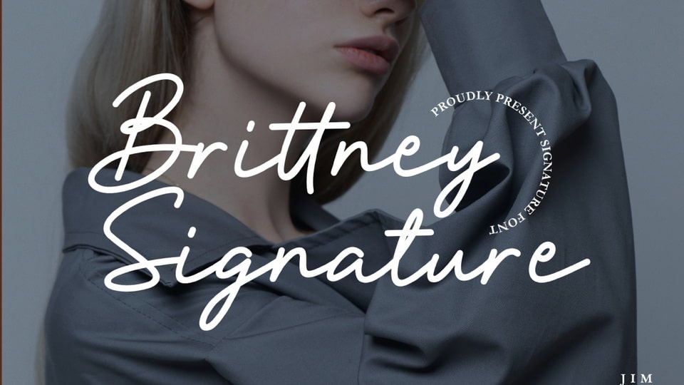 Brittney Signature: Elegant Font for High-End Design Projects